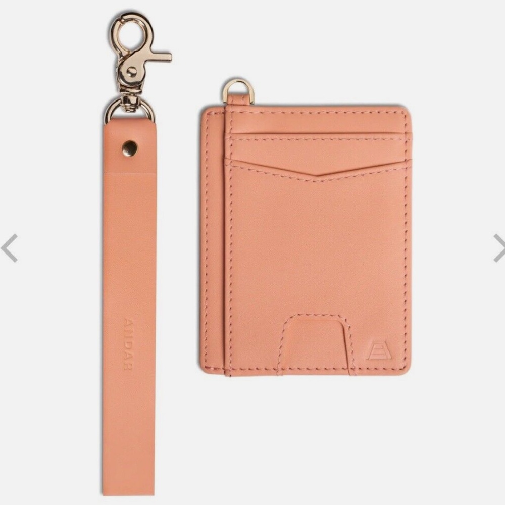 Andar the Denner wallet in Peach